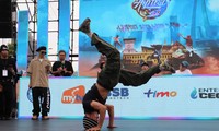 Bạn trẻ TP. HCM hào hứng xem Lễ hội văn hóa hip hop Quốc tế