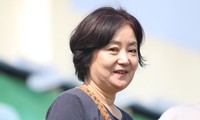 Vợ HLV Park Hang-seo xem tuyển Việt Nam tập luyện