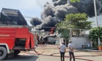 Cháy lớn ở cảng cá Quy Nhơn, 2 người thương vong