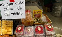 Dâu tây &apos;siêu rẻ&apos; ồ ạt xuống phố Hà Nội, cẩn thận hàng Trung Quốc gắn mác
