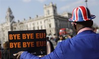 Nước Anh đang cần một lối thoát cho Brexit. Ảnh: NBC News
