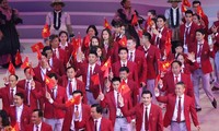Hình ảnh đoàn Việt Nam diễu hành tại lễ khai mạc SEA Games 30