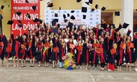 SV trường ĐH Thương mại trong lễ tốt nghiệp. Ảnh TMU