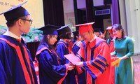 Lễ trao bằng tốt nghiệp tại trường Đại học Y dược, Đại học Quốc gia Hà Nội. Ảnh Umphn