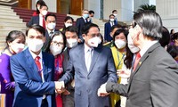 Thủ tướng Phạm Minh Chính gặp mặt các nhà giáo tiêu biểu sáng 14/11. Ảnh Đoàn Bắc