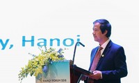 PGS.Nguyễn Kim Sơn, giám đốc ĐH Quốc gia Hà Nội phát biểu khai mạc diễn đàn Hà Nội 2018