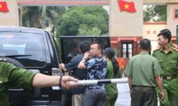 Cơ quan điều tra khám nhà bị cáo Vũ Trọng Lương vào năm 2018.
