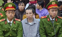 Bùi Văn Công bị xác định bán cho bà Trần Thị Hiền 2 bánh heroin. Công sau đó cũng bắt, hãm hiếp và sát hại con gái bà Hiền.