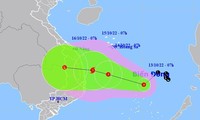 Áp thấp nhiệt đới có thể mạnh lên thành bão, diễn biến phức tạp, hướng về miền Trung