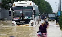 Nha Trang và nhiều thành phố miền Trung đối diện với nguy cơ ngập úng nghiêm trọng do mưa bão.