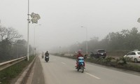 Hà Nội bước vào đợt ô nhiễm không khí rất nghiêm trọng từ hôm nay. Ảnh: Nguyễn Hoài.