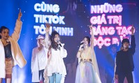 Hoa hậu Thùy Tiên vượt Trấn Thành, Sơn Tùng M-TP trong cuộc đua TikTok năm 2022