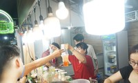 Đã mắt, no bụng tại lễ hội ẩm thực bên sông Sài Gòn 
