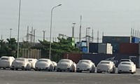 Nhiều siêu xe nằm ở cảng Tân Vũ, Hải Phòng gần 2 năm nay nhưng doanh nghiệp chưa đến làm thủ tục. Ảnh minh họa của: Tuấn Nguyễn
