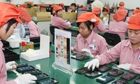 6 tháng qua, nhóm hàng xuất khẩu lớn nhất của Việt Nam vẫn là điện thoại các loại và linh kiện