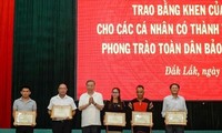 Đại tướng Tô Lâm tặng bằng khen cho 5 người dân hỗ trợ bắt nhóm đối tượng khủng bố ở Đắk Lắk