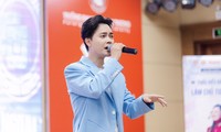 Giọng ca Á quân X-Factor Tuấn Phương khiến hội trường của Đại học Ngoại thương ‘dậy sóng’