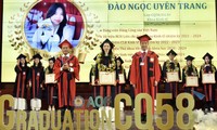 Nữ thủ khoa đạt cả 04 hạng mục khen thưởng của Giám đốc Học viện Tài chính