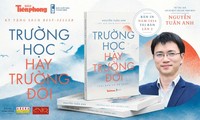 Tác giả Nguyễn Tuấn Anh sẽ ký tặng sách cho sinh viên tại sân vận động Đại học Bách khoa