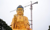 Chiêm ngưỡng Đại tượng Phật cao nhất Đông Nam Á ở Hà Nội có trái tim ngọc nặng hơn 1 tấn