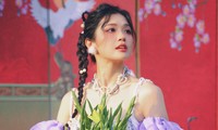Suni Hạ Linh rạng rỡ tựa &apos;nàng thơ&apos;, tạo bất ngờ cho khán giả khi &apos;liều&apos; làm mới loạt ca khúc Tết đình đám
