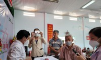 Tiền Phong và Bệnh viện 175 tổ chức chương trình &apos;Chung tay vì sức khỏe cộng đồng&apos; tại Bình Thuận