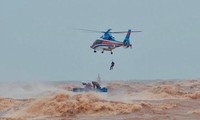 Bình Thuận xin trực thăng tìm kiếm 11 ngư dân mất liên lạc trên biển