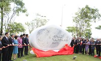 Phó Thủ tướng Phạm Bình Minh khai trương vườn tượng APEC 2017
