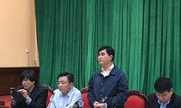 Phó Giám đốc Sở Xây dựng Hà Nội Trần Việt Trung trả lời báo chí. Ảnh: Trường Phong