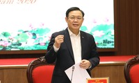 Bí thư Thành ủy Hà Nội Vương Đình Huệ phát biểu tại buổi làm việc. Ảnh: PV