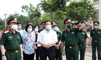 Chủ tịch UBND thành phố Hà Nội Chu Ngọc Anh kiểm tra công tác cách ly phòng chống COVID-19