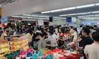 Hà Nội khuyến cáo người dân không tập trung đông người, chen lấn mua dự trữ hàng hoá