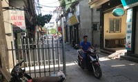 Chiếc cổng sắt tức mắt nhất ở Hà Nội: Chính quyền lên tiếng