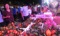 Cam Canh Trung Quốc đầy chợ đầu mối Sài Gòn