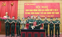 Lãnh đạo Cục GGHB Việt Nam và Học viện Quân y trao đổi biên bản ký kết chuyển giao BVDCC2.2