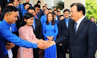 Phó Thủ tướng Chính phủ Trịnh Đình Dũng gặp gỡ 56 thanh niên nông thôn tiêu biểu