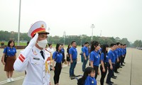 Gương mặt trẻ Việt Nam tiêu biểu và triển vọng năm 2022 báo công dâng Bác
