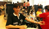 Sinh viên Kiến trúc Hà Nội hào hứng hiến máu thắp sáng trái tim hồng