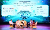 &apos;Giấy thông hành&apos; cho sinh viên ứng tuyển công việc ngân hàng 