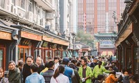 Dân số già là điểm yếu của Trung Quốc, khi người trong độ tuổi lao động giảm tỷ lệ, trong lúc người về hưu ngày càng tăng