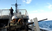 Một thủy thủ Philippines trong một cuộc tập trận hải quân chung giữa Mỹ và Philippines, ở Biển Đông, ngày 29/6/2014. REUTERS