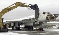 Dưới sức ép của Phương Tây, Ukraine phải phá hủy máy bay Tu-160 có từ thời Liên Xô, thay vì bán chúng cho Trung Quốc