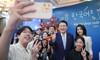 Tổng thống Hàn Quốc Yoon Suk Yeol giao lưu với sinh viên ĐHQG Hà Nội