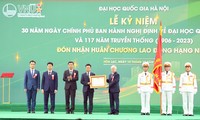 ĐHQG Hà Nội đón nhận Huân chương Lao động hạng Nhất