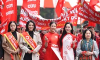 Hàng nghìn sinh viên diễu hành hưởng ứng ‘Chủ Nhật Đỏ 2024’