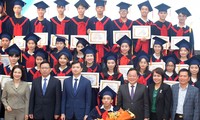 Vinh danh và trao học bổng ‘Nâng bước thủ khoa’ năm 2023