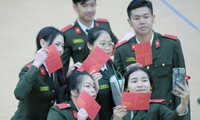 Du học sinh Lào hào hứng tham gia &apos;Chủ nhật Đỏ&apos;