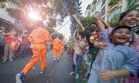 1.000 diễn viên quần chúng diễu hành trên đường phố TPHCM ở Lễ hội Tết Nguyên tiêu 