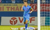 B.Bình Dương 1-1 CLB Hà Nội: Tiến Linh ghi bàn thắng đầu tiên tại giải