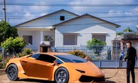 Nhóm thanh niên &apos;biến hình&apos; xế cổ thành siêu xe Lamborghini
